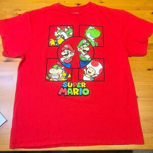 Super Mario Bros Red Tshirt size Large